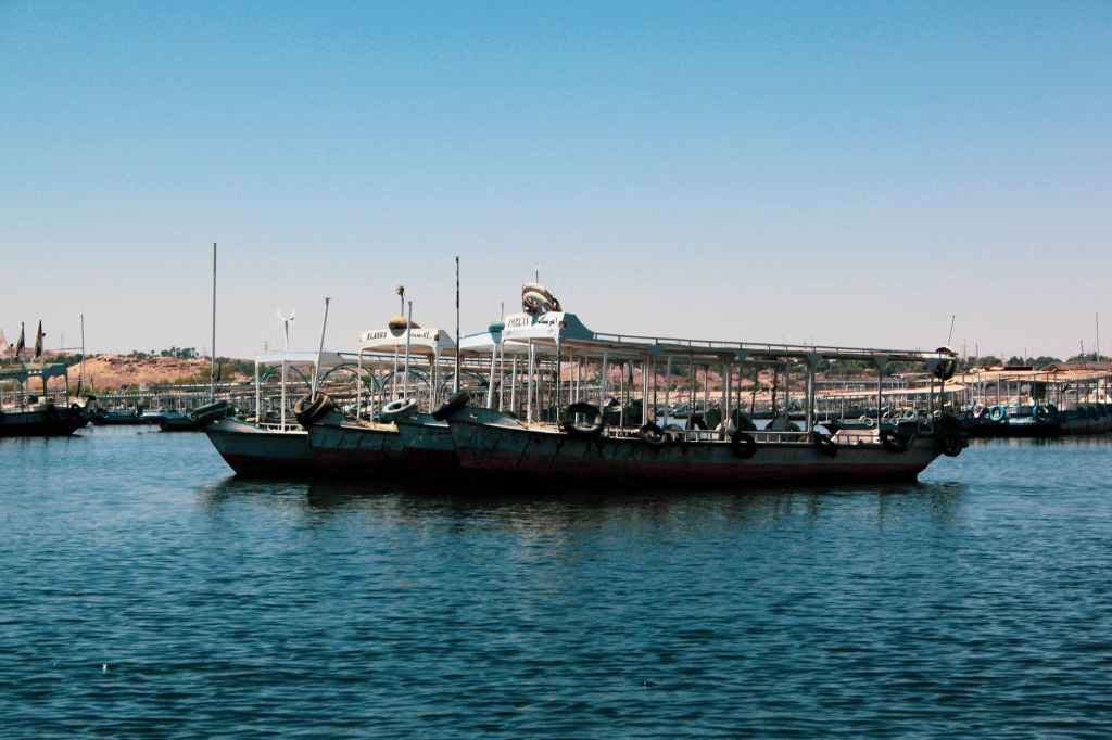 طريق إلى بلد&nbsp;آخر