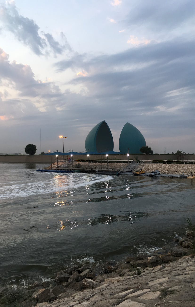 يا فارس بغداد..