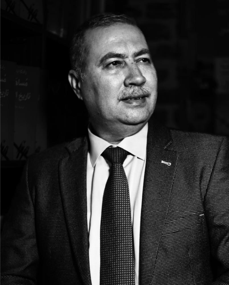 الرّوائي التونسي نزار شقرون: أكتب ضمن “الرواية المعرفيّة”، وأتصدّى لـ “مجتمع المثقفين” و”النخَب العربيّة”..