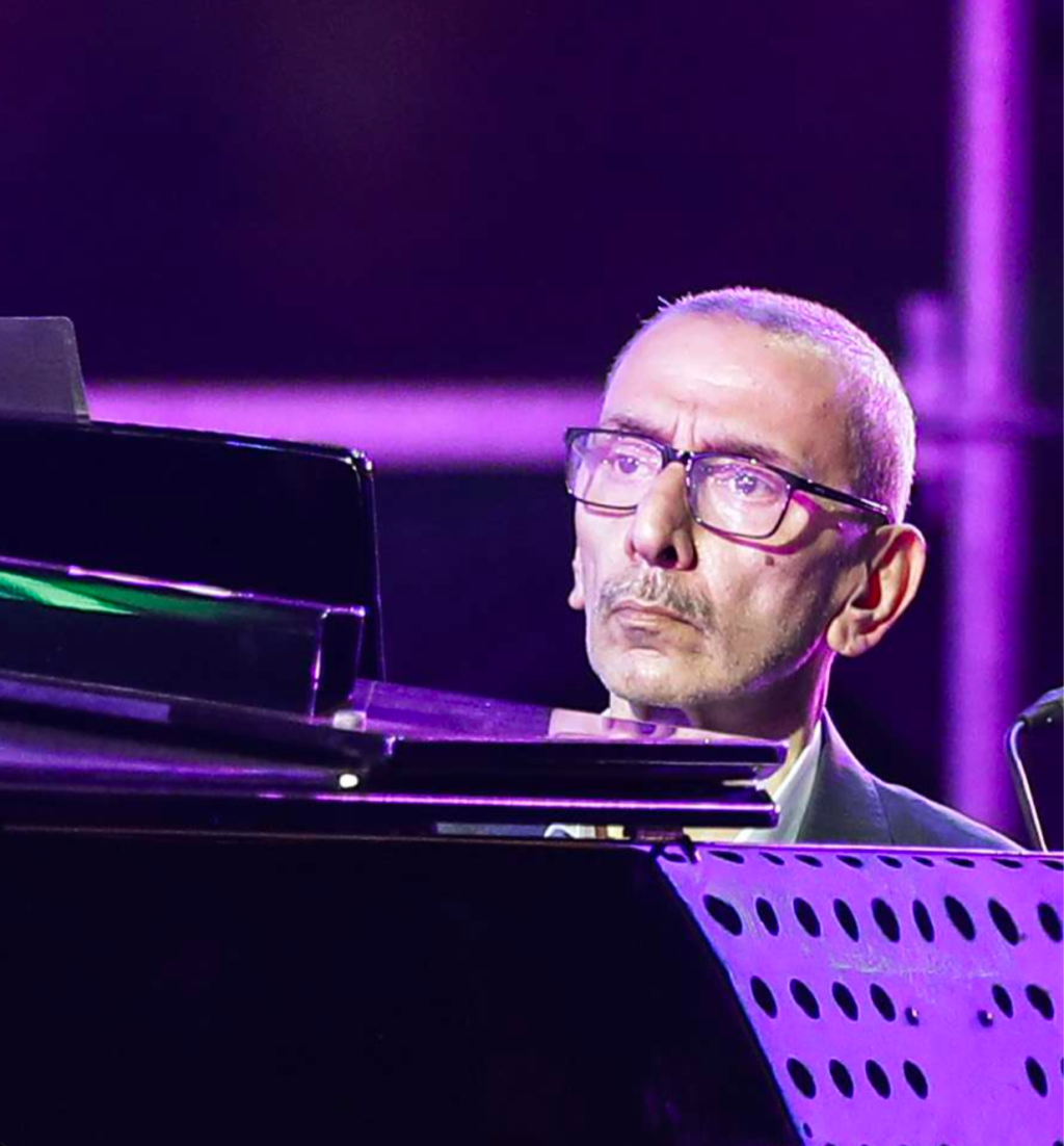 حين يفكّر المعلم في لحن&nbsp;شارد..